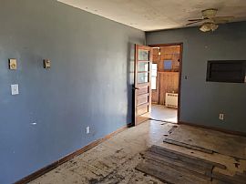 Charming 2 Bedroom House  in Utica, KY (Photo 4 of 5)