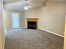 400 Edgewood Dr, Mcdonough, Ga in McDonough, GA (Photo 3 of 12)