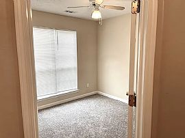 400 Edgewood Dr, Mcdonough, Ga in McDonough, GA (Photo 6 of 12)