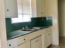 839 E Waverly St, Tucson, Az 85719 in Tucson, AZ (Photo 6 of 10)