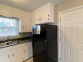 615 Austin Dr Nw, Huntsville, Al 35805 in Huntsville, AL (Photo 5 of 10)