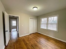 615 Austin Dr Nw, Huntsville, Al 35805 in Huntsville, AL (Photo 7 of 10)