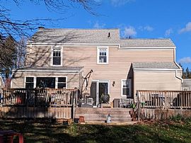 23 Taylor Rd, West Hartford, Ct 06110 in West Hartford, CT (Photo 2 of 12)