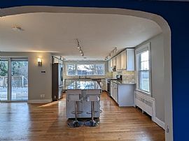 23 Taylor Rd, West Hartford, Ct 06110 in West Hartford, CT (Photo 5 of 12)