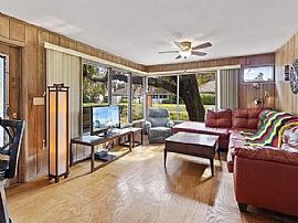 1476 Winkler Ave, Fort Myers, Fl 33901 . House For Rent in Fort Myers, FL (Photo 3 of 9)