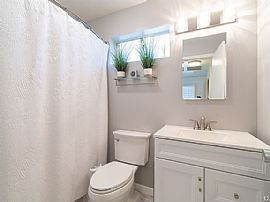 91-466 Makalea St, Ewa Beach, Hi 96706 . Furnished House in Ewa Beach, HI (Photo 11 of 12)