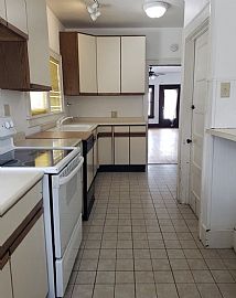 308 W Ells Ave, Champaign, Il 61820 . For Rent in Champaign, IL (Photo 8 of 8)