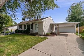 2947 E Euclid Ave, Des Moines, Ia 50317 . House For Rent in Des Moines, IA