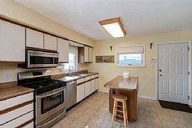 2947 E Euclid Ave, Des Moines, Ia 50317 . House For Rent in Des Moines, IA (Photo 4 of 8)