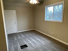 2512 Willis Ave, Perry, Ia 50220 . Unique House in Perry, IA (Photo 11 of 11)