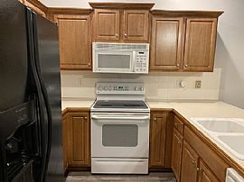 2020 Madison Dr, Bonner Springs, Ks 66012 . Perfect House in Bonner Springs, KS (Photo 7 of 12)