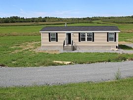 1090 Horseback Rd, Levant, Me 04456 . Confortable House in Levant, ME (Photo 3 of 7)
