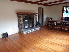120 Clay Hill Rd, Cape Neddick, Me 03902 . House For Rent in Cape Neddick, ME (Photo 5 of 10)
