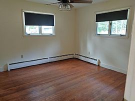 120 Clay Hill Rd, Cape Neddick, Me 03902 . House For Rent in Cape Neddick, ME (Photo 8 of 10)