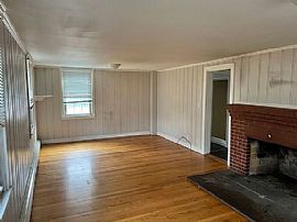 405 Central Ave, Seekonk, Ma 02771 . For Rent in Seekonk, MA (Photo 4 of 5)