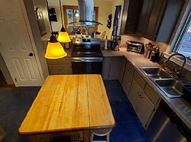 105 Stockwell Dr, Brattleboro, Vt 05301 . Available For Rent in Brattleboro, VT (Photo 5 of 8)