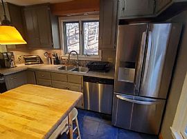 105 Stockwell Dr, Brattleboro, Vt 05301 . Available For Rent in Brattleboro, VT (Photo 6 of 8)