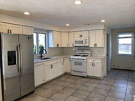 89 Marguerite Ave, Waltham, Ma 02452 . House For Rent in Waltham, MA (Photo 3 of 9)