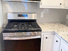 6 Rena St, Worcester, Ma 01604 . Comfortable House in Worcester, MA (Photo 3 of 7)