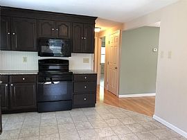 153 Amherst Rd, Sunderland, Ma 01375 . House For Rent in Sunderland, MA (Photo 4 of 9)