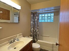 827 Diane Ln, Naperville, Il 60540 . Home Sweet Home  in Naperville, IL (Photo 10 of 12)