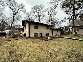 827 Diane Ln, Naperville, Il 60540 . Home Sweet Home  in Naperville, IL (Photo 2 of 12)