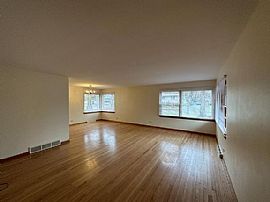 827 Diane Ln, Naperville, Il 60540 . Home Sweet Home  in Naperville, IL (Photo 6 of 12)