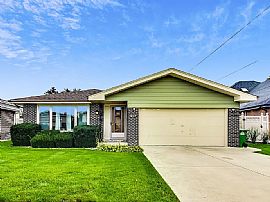 8917 Natoma Ave, Oak Lawn, Il 60453 House For Rent Oak Lawn Il in Oak Lawn, IL