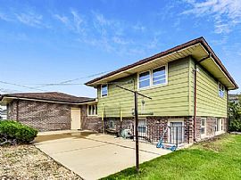 8917 Natoma Ave, Oak Lawn, Il 60453 House For Rent Oak Lawn Il in Oak Lawn, IL (Photo 2 of 11)