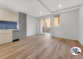 Charming 2 Bedroom Home  in Hollywood, CA (Photo 2 of 7)