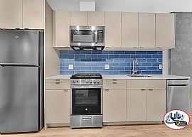 Charming 2 Bedroom Home  in Hollywood, CA (Photo 3 of 7)