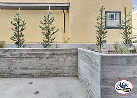 Charming 2 Bedroom Home  in Hollywood, CA (Photo 7 of 7)