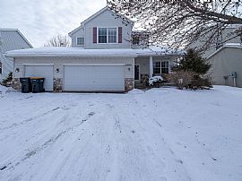 6768 Carlisle Curv, Shakopee, Mn 55379 . House For Rent in Shakopee, MN