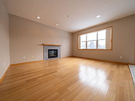 6768 Carlisle Curv, Shakopee, Mn 55379 . House For Rent in Shakopee, MN (Photo 3 of 10)