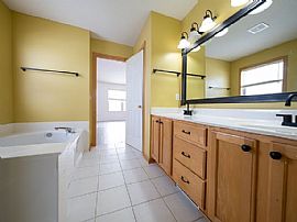 6768 Carlisle Curv, Shakopee, Mn 55379 . House For Rent in Shakopee, MN (Photo 6 of 10)