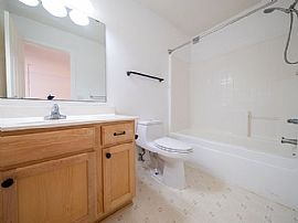 6768 Carlisle Curv, Shakopee, Mn 55379 . House For Rent in Shakopee, MN (Photo 9 of 10)