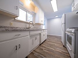 7214 Thomas Ave S, Richfield, Mn 55423 . Lovely House For Rent in Richfield, MN (Photo 5 of 10)