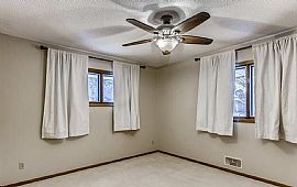 972 Valley Oaks Rd, Vadnais Heights, Mn 55127 . House For Rent in Vadnais Heights, MN (Photo 6 of 8)