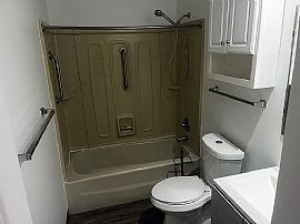 5943 Nathan Road, Apt A, 5943 Nathan Dr, Huntington, Wv 25705 in Huntington, WV (Photo 4 of 5)