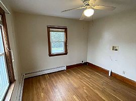 20 Lexington Ave, Apt 1, West Warwick, Ri 02893 in West Warwick, RI (Photo 4 of 5)