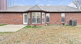 9205 Triple Crown Loop N, Southaven, Ms 38671 House For Rent in Southaven, MS (Photo 2 of 10)