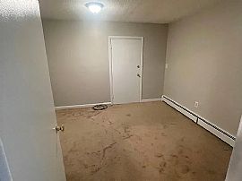 12 Platoz Dr, # E, Uncasville, Ct 06382 in Uncasville, CT (Photo 3 of 5)