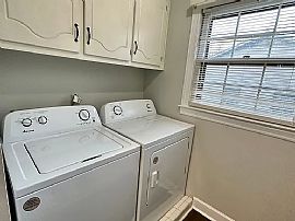 Eastridge Condominiums, Apt H, 2109 Epworth Dr Ne, Huntsville,  in Huntsville, AL (Photo 4 of 4)