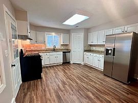 807 Duchess Ct, Belton, Mo 64012 Comfortable House For Rent in Belton, MO (Photo 5 of 10)