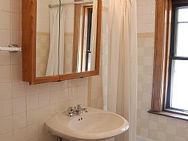 553 West Oakdale Avenue in Chicago, IL (Photo 7 of 12)