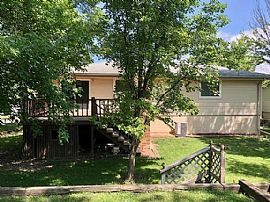 2211 Derby Dr, Bellevue, Ne 68123 . House For Rent in Bellevue, NE (Photo 2 of 12)