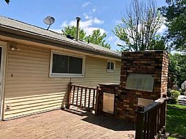 2211 Derby Dr, Bellevue, Ne 68123 . House For Rent in Bellevue, NE (Photo 3 of 12)