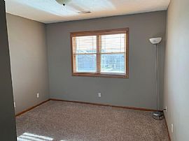 8440 Norval Rd, Lincoln, Ne 68520 Gor Rent in Lincoln, NE (Photo 9 of 11)