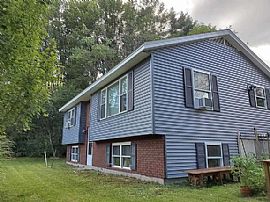 331 N Main St, West Lebanon, Nh 03784 . Lovely House For Rent in West Lebanon, NH (Photo 2 of 11)