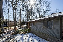 6 Hyannis Ct, Red Bank, Nj 07701 . House For Rent in Red Bank, NJ (Photo 2 of 7)